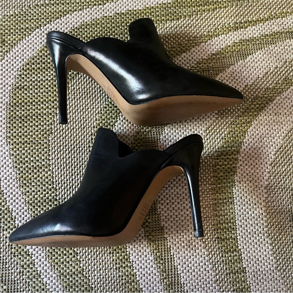 🖤Alias Mae Heeled Mules🖤